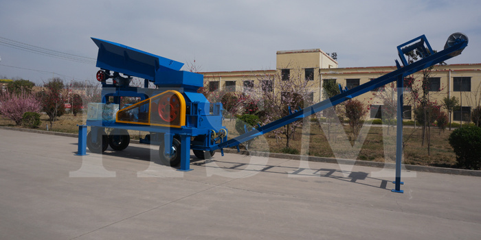 Move the roller crusher